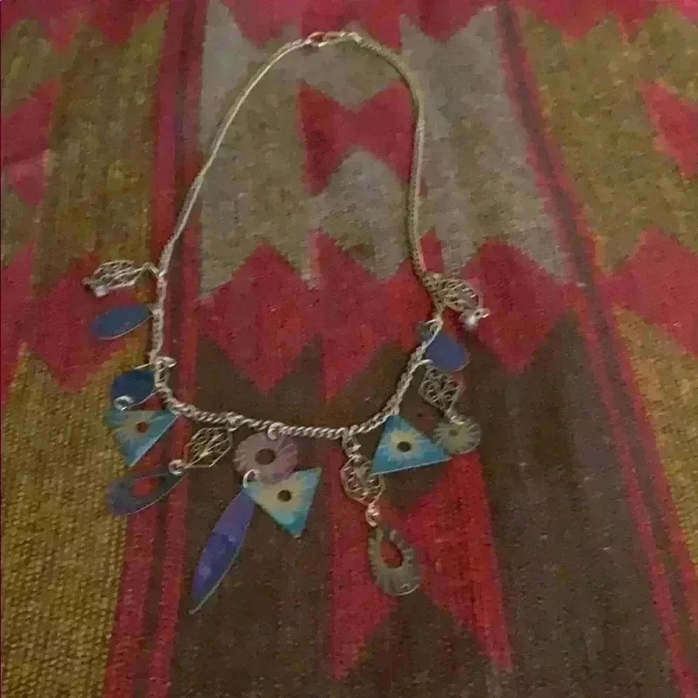 Women’s necklace